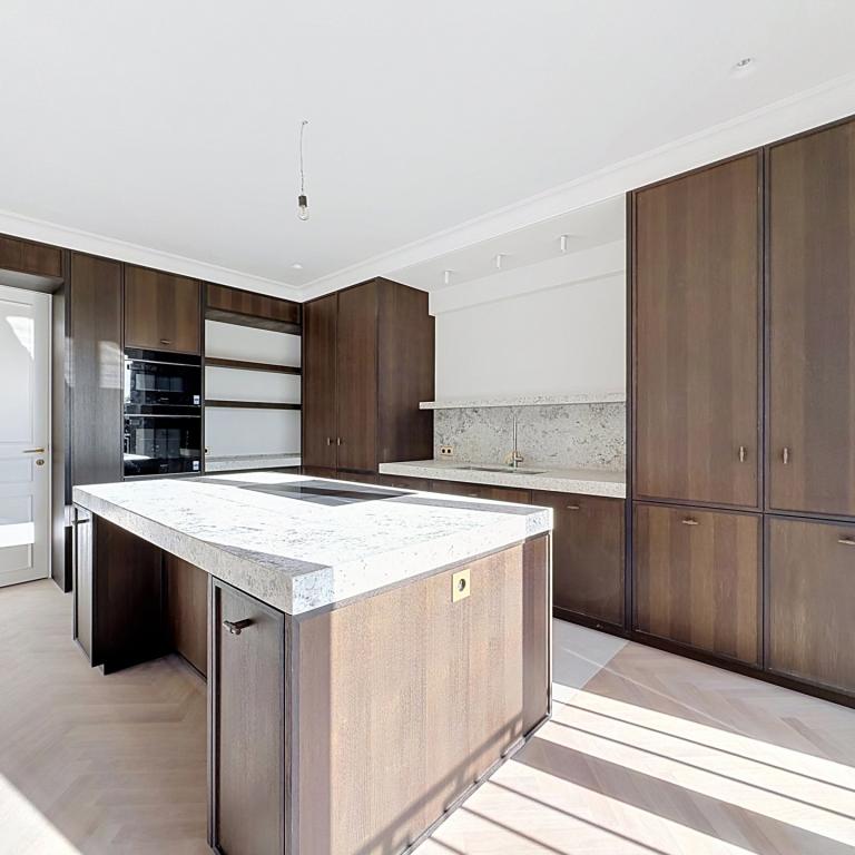Louise /Abbaye : Somptueux appartement caractère remis à neuf