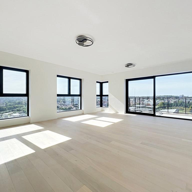 Triomphe : Magnifique penthouse 3ch + terrasses + pkg