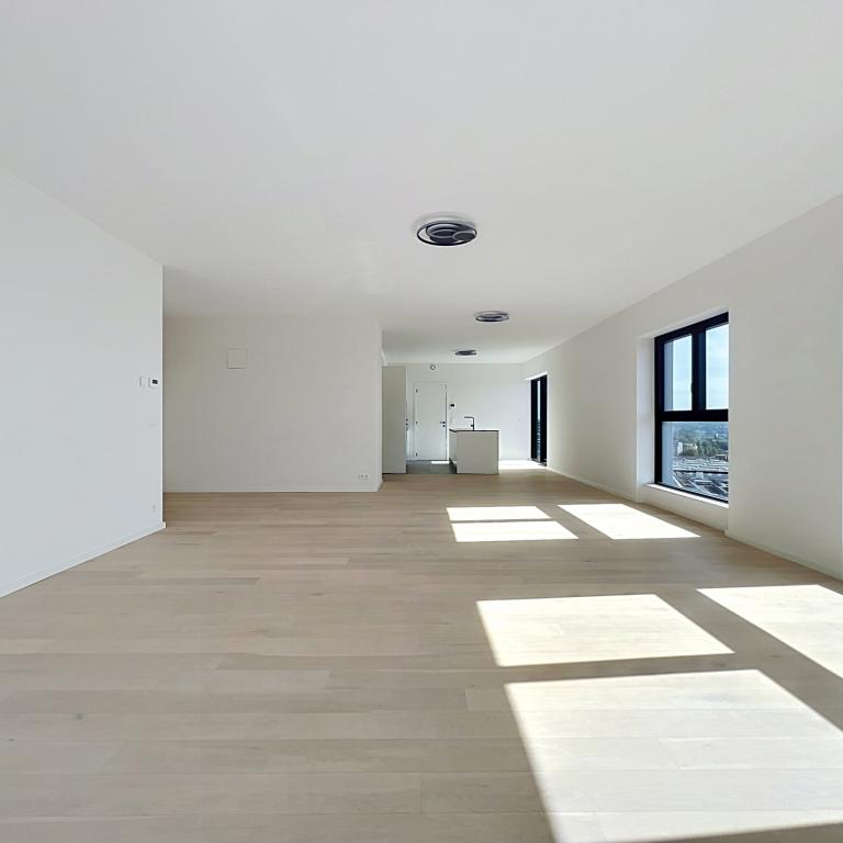 Triomphe : Magnifique penthouse 3ch + terrasses + pkg
