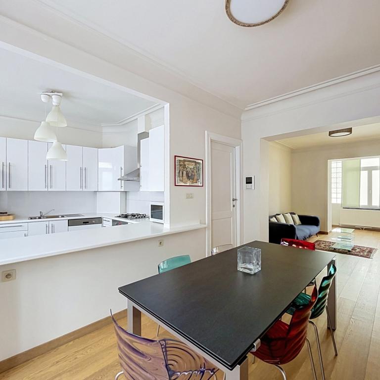 Cinquantenaire : Superbe duplex meublé 118 m², 2 ch