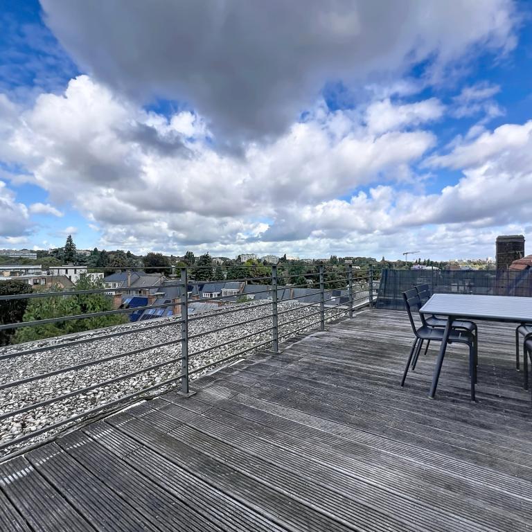 Bois de la Cambre : Magnifique penthouse 1ch + parking