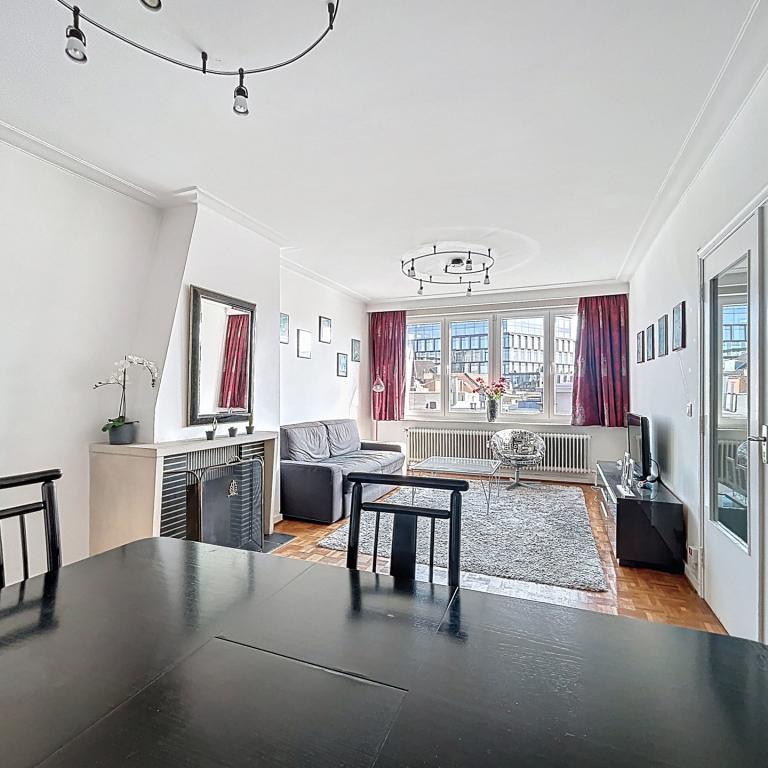 Colonne du Congrès: appartement rénové avec terrasse arrière