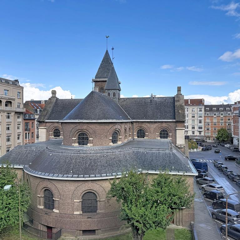 Place Brugmann : Bel appartement 2 ch. remis à neuf