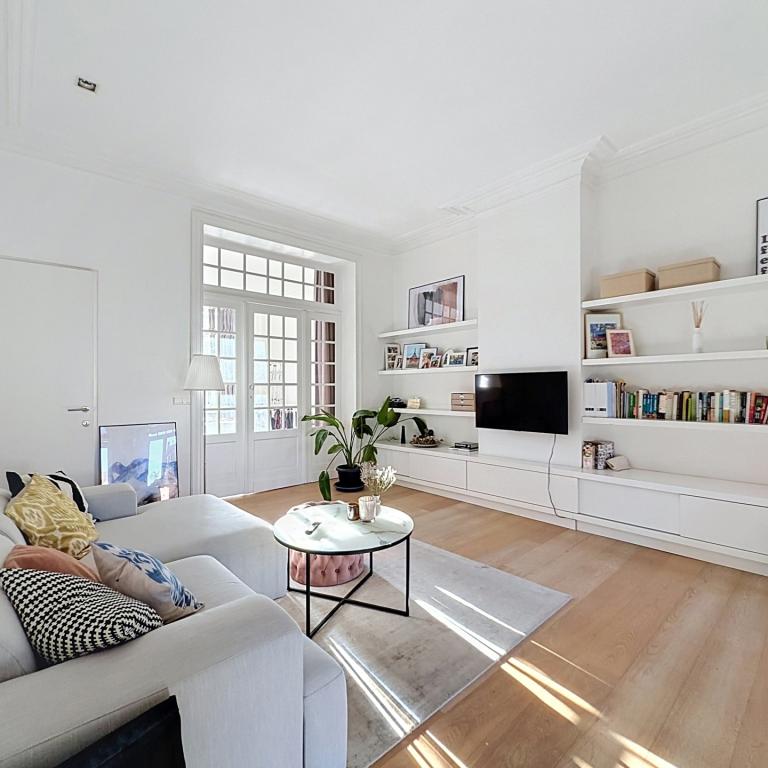 Place Brugmann : Appartement de caractère avec un balcon