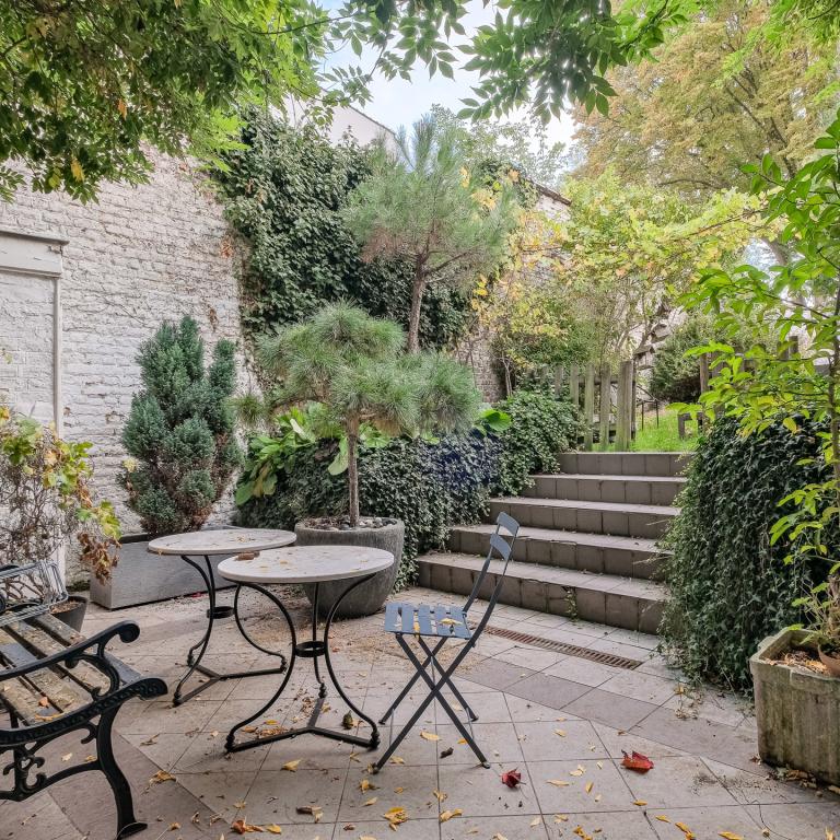 Etangs d'Ixelles, maison de Maître révové de 410 m2  jardin
