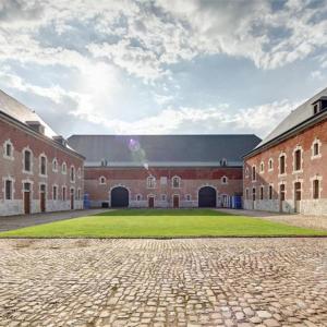 Château du XIII, au coeur d'un vaste domaine de ± 15 ha