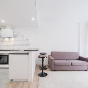 Sous compromis - Quartier Schuman - Lumineux studio rénové