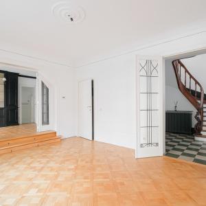 SOUS OFFRE !! Pl. Brugmann/ Molière: Superbe maison 5 chambres+ dépendance