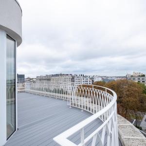 Montgomery/Saint Michel magnifique penthouse terrasse de 87m²
