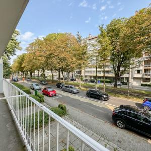 SOUS OFFRE !! Churchill: Appartement 1 chambre à rénover + terrasses