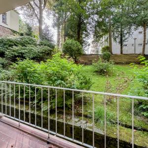 SOUS OFFRE !! Churchill: Appartement 1 chambre à rénover + terrasses