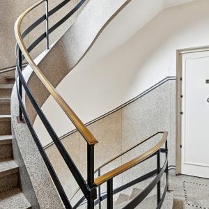 SOUS OFFER !! Place Brugmann: appartement 1 chambre avec balcon et garage