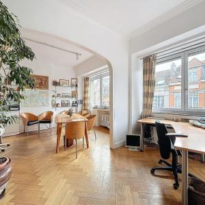 SOUS OFFER !! Place Brugmann: appartement 1 chambre avec balcon et garage