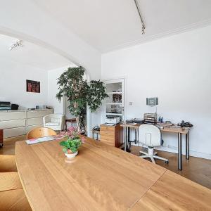 SOUS OFFER !! Place Brugmann: appartement 1 chambre avec balcon et garage