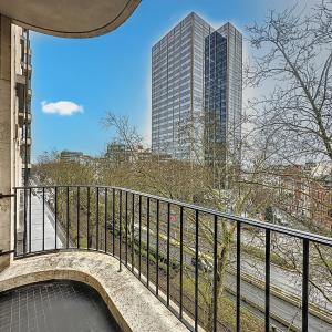 Louise : Appartement de prestige 3 ch. meublé + terrasse S/O