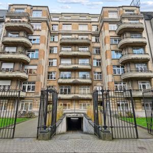 SOUS OFFRE Quartier EU: appartement de standing, terrasse, garage box