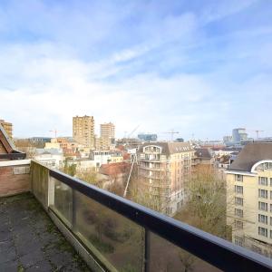SOUS COMPROMIS ! Quartier Européen: Lumineux appartement 2 ch 