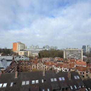 SOUS COMPROMIS - Place Jourdan: superbe appartement 2ch + 2 terr parking
