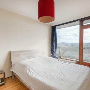 SOUS COMPROMIS - Place Jourdan: superbe appartement 2ch + 2 terr parking