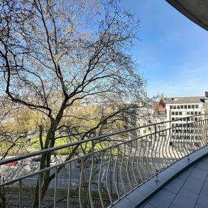 Louise/Cambre: Somptueux appartement meublé 3 ch. + terrasse