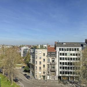Louise/Cambre: Somptueux appartement meublé 3 ch. + terrasse
