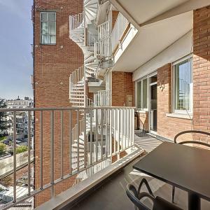 Louise/Cambre: Somptueux appartement meublé 3 ch. + terrasse