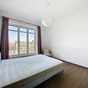 Louise/Cambre: Somptueux appartement meublé 3 ch. + terrasse