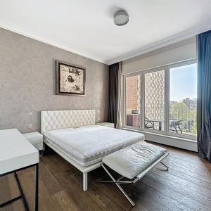 Louise/Cambre: Somptueux appartement meublé 3 ch. + terrasse
