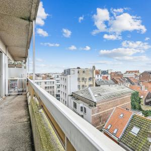 SOUS OFFRE ! Bascule : Appartement à rénover avec terrasses 
