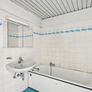 SOUS OFFRE ! Bascule : Appartement à rénover avec terrasses 