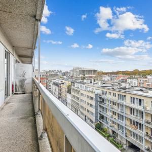 SOUS OFFRE ! Bascule : Appartement à rénover avec terrasses 