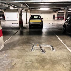 SOUS COMPROMIS - Parking couvert à vendre