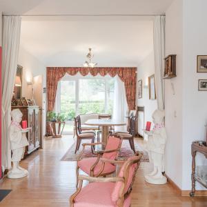 SOUS OFFRE !! Sapinière : Superbe maison 4 chambres, bureau + beau jardin 