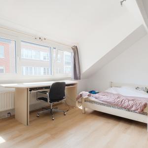 SOUS OFFRE !! Cavell/ Depage : Belle maison à rafraichir + garage 