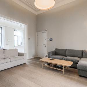 SOUS OFFRE !! Châtelain : Magnifique appartement de caractère + terrasse