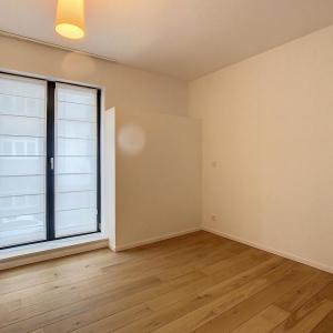 Châtelain : Beau duplex rez-de-chaussée avec jardin