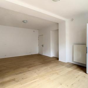 Châtelain : Beau duplex rez-de-chaussée avec jardin