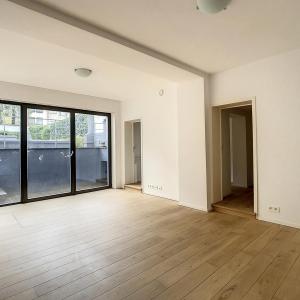 Châtelain : Beau duplex rez-de-chaussée avec jardin