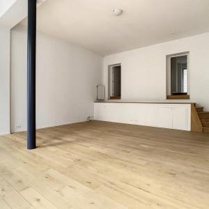 Châtelain : Beau duplex rez-de-chaussée avec jardin
