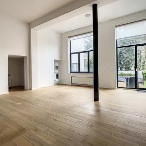 Châtelain : Beau duplex rez-de-chaussée avec jardin