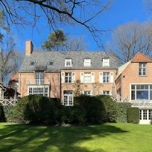 Magnifique villa de 700m2, 6 ch, 6 sdb, jardin de 50 ares