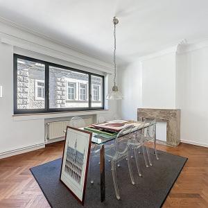 Petit Sablon : Charmant appartement meublé de 2 CH. + balcon