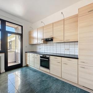 Petit Sablon : Charmant appartement meublé de 2 CH. + balcon