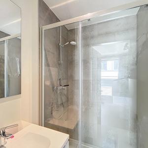 Quartier Européen: Superbe appartement meublé 2 ch +terrasse