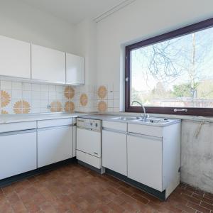SOUS OFFRE !! Cavell/Langeveld: Appartement à rénover 3 chambres +terrasse
