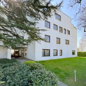 Cavell/Langeveld: Appartement à rénover 3 chambres +terrasse