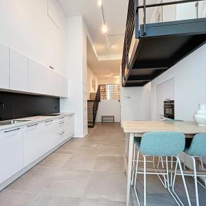 Quartier Congrès : Joli triplex 2 ch avec terrasse et jardin