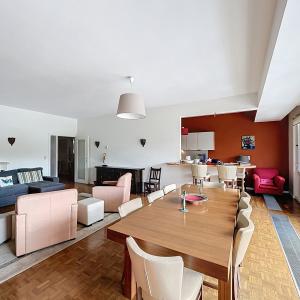 Cinquantenaire : Superbe appartement meublé de 2 chambres