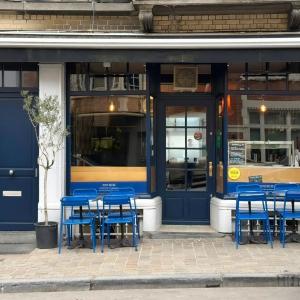 Place Brugmann: Magnifique surface commercial de ± 130 m²