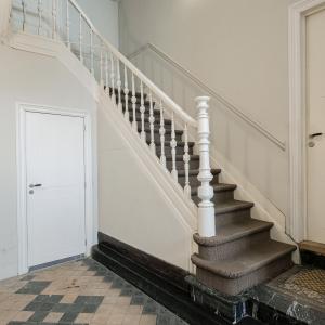SOUS OFFRE !! Châtelain : Magnifique duplex penthouse rénové + terrasses